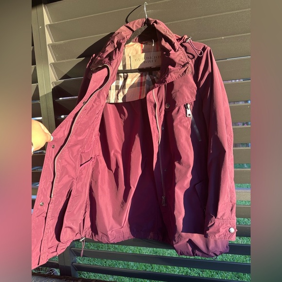 Burberry Red Utility Jacket with Stand-Up Collar and Relaxed Fit women’s size 8 - Picture 8 of 14
